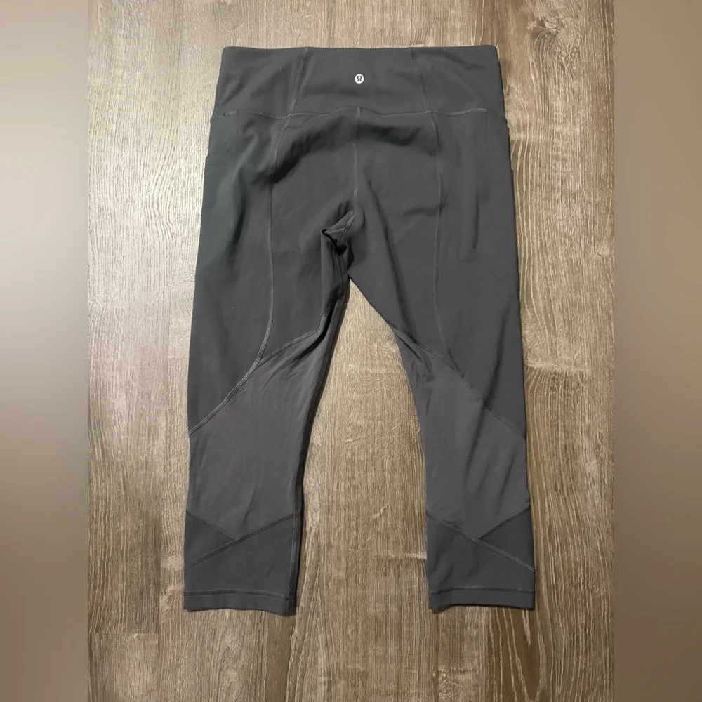 Lululemon Pace Rival High Rise Crop 22” in Graphite Grey Size 12